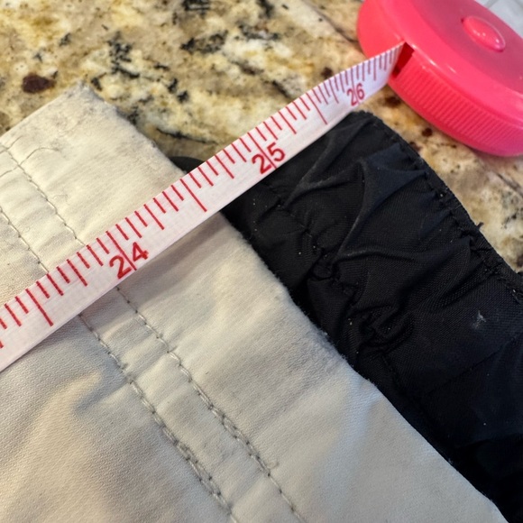 Kids Spyder snow Pants-youth size 12 measurements in photos, small wear mark - Picture 5 of 8